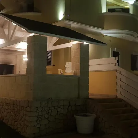 Appartement In Alessia